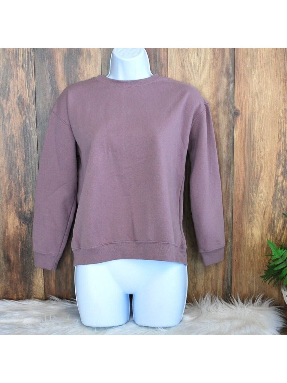 Just Be Women's Lavender Cropped Sweatshirt S